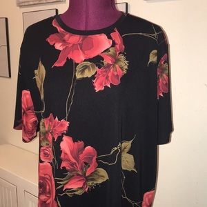 Melrose Studio Women’s XL Black Rose Floral Short Sleeve Pullover Top Blouse